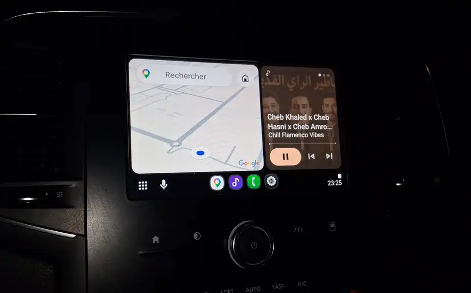 Android Auto affiché sur l'écran R-Link 2 de la Mégane 4