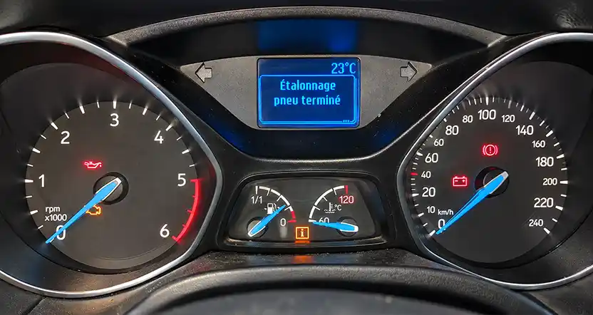 Tableau de bord Ford Focus sans avertissement TPMS après intervention